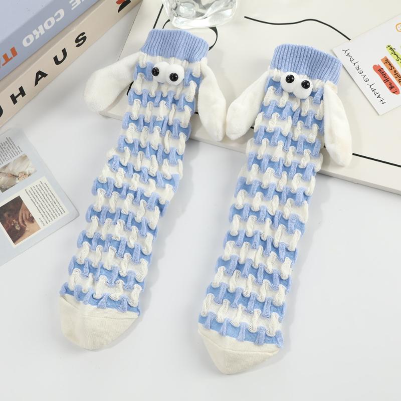 Creative Winter New Fun Magnet Big Eyes Holding Hands Couple Long Socks Dopamine Warm And Comfortable Long Socks Gifts