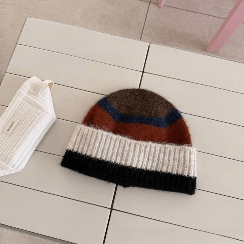 Polyester Stripe Pattern Knitted Beanie Hat Unisex Slouchy Beanie Hat Outdoor Activities