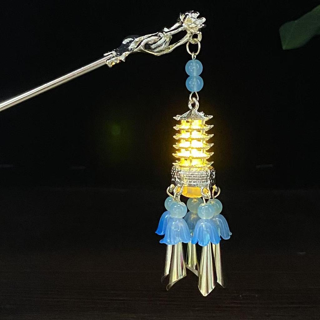 Ancient Style Luminous Hairpin: High-End Alloy Lantern Design for Hanfu Skirts