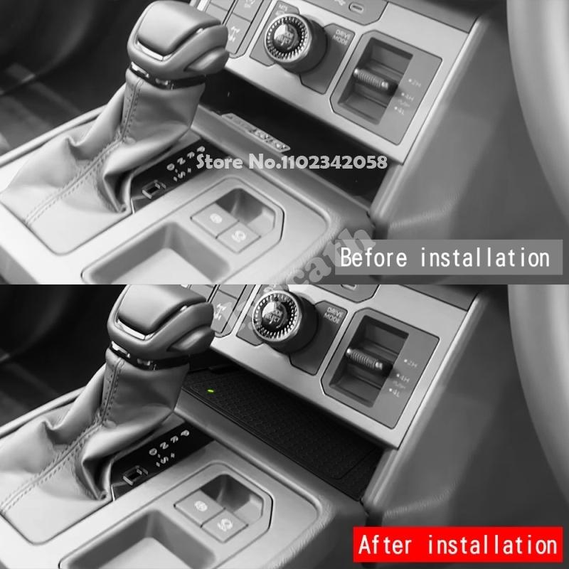 FOR TOYOTA HILUX 2026 2027 Silicone Center Control Upper Storage Box Pad Panel Wireless Charging Pad Interior Accessories