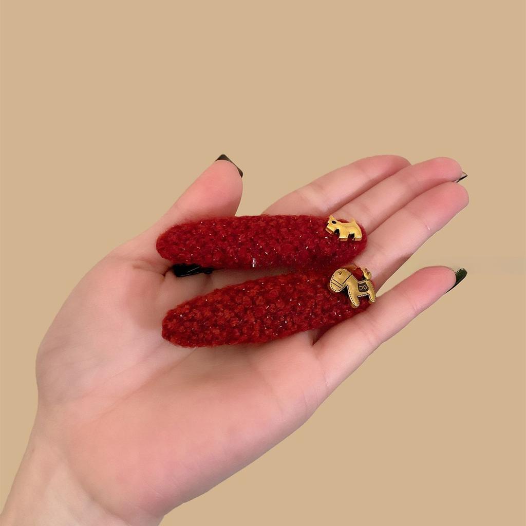 Red Woolen Pony Logo Alligator Clip Elegant Side Hair Clip High-end Bangs Clip Women Daily Hair Accessories