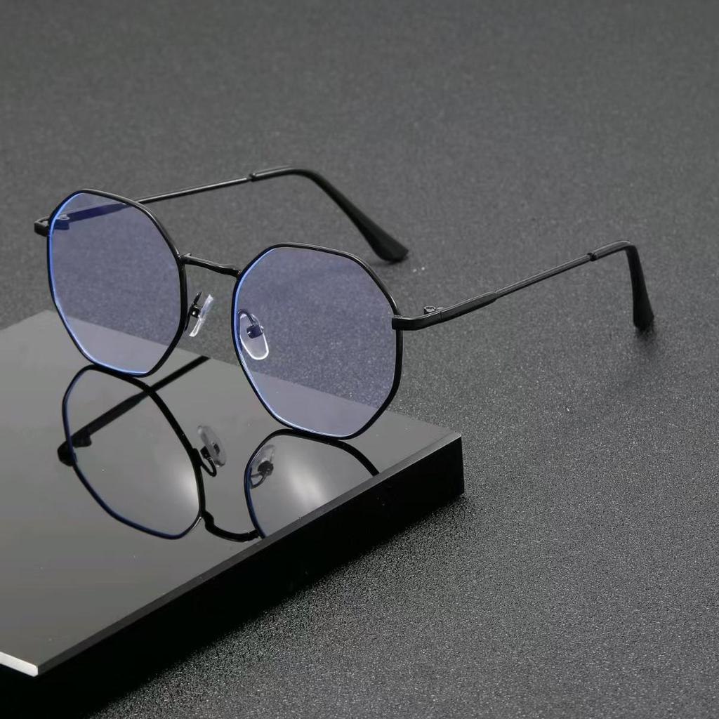 Retro Polygonal Sunglasses for Trendy Streetwear Fashion