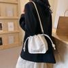 Niche Simple Style Fashionable Bag for Women New Pleated Versatile Bucket Bag Simple Casual Fashionable Shoulder Bag
