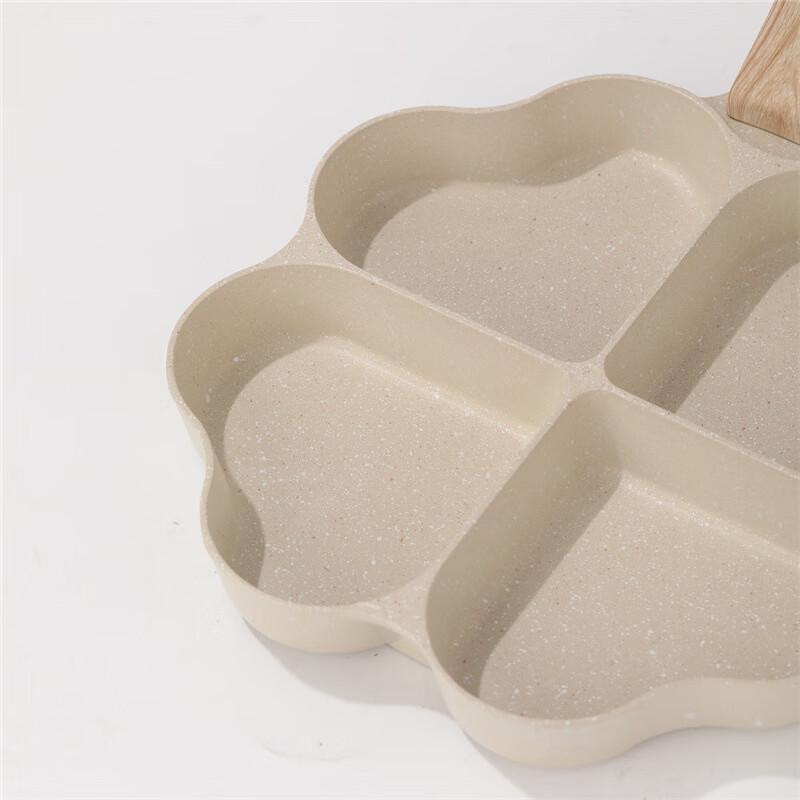 Herzförmige 4-Loch Antihaft-Pfanne