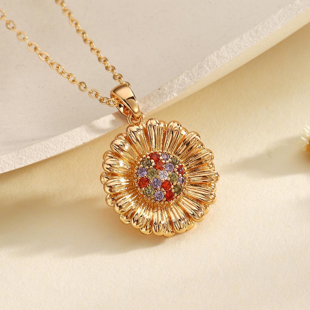 Gold Daisy Pendant Sunflower Necklace - Women s Clavicle Chain золотой