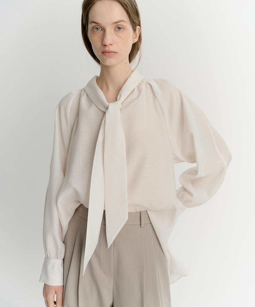 Ia Tie Shirring Blouse (Ivory)