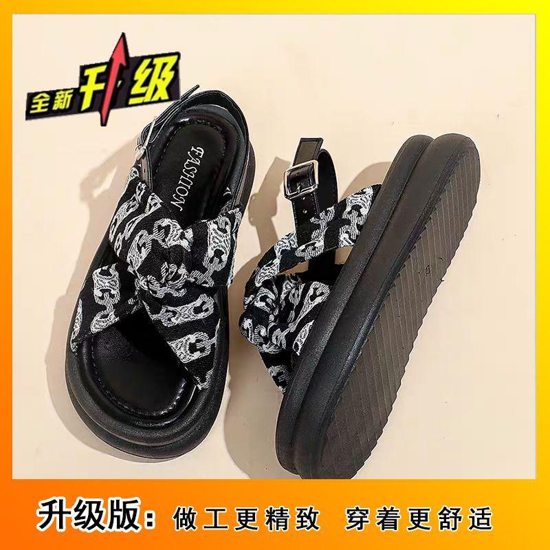 

Small fragrant style Roman outer wear beach sandals for children and girls 2024 new summer open-toed heightened thick-soled cool slippers 35