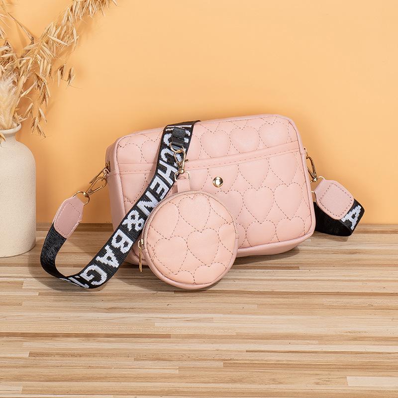 

Letter shoulder strap camera bag trendy fashion versatile love embroidery thread solid color large capacity mother and child shoulder bag розовый