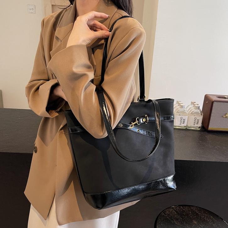 Simple Retro Premium Bucket Bag Women's Autumn and Winter New Fashionable Large-capacity Versatile Casual Shoulder Bag