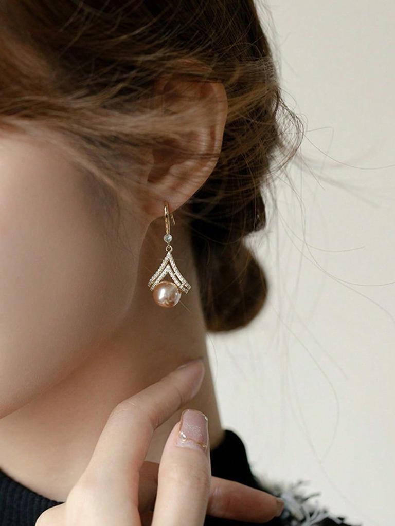 Fashionable And Minimalist Champagne Pearl Earrings With High-End Sense