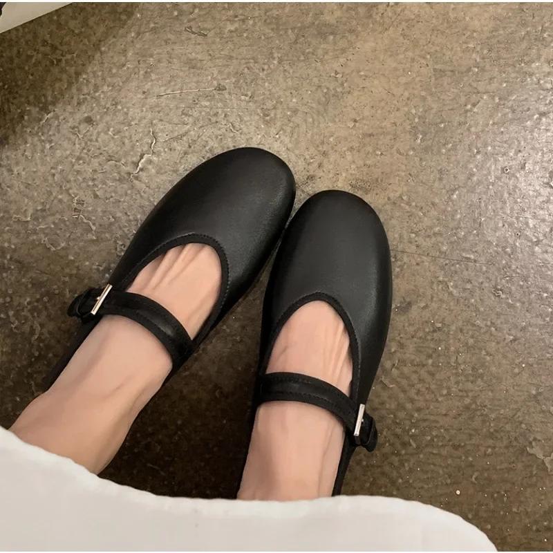 Spring and Autumn Soft Sheepskin Single Shoes Women's New Flat Bottom Buckle Straps Mary Jane Pumps Shoes Woman's Grandma Shoes
