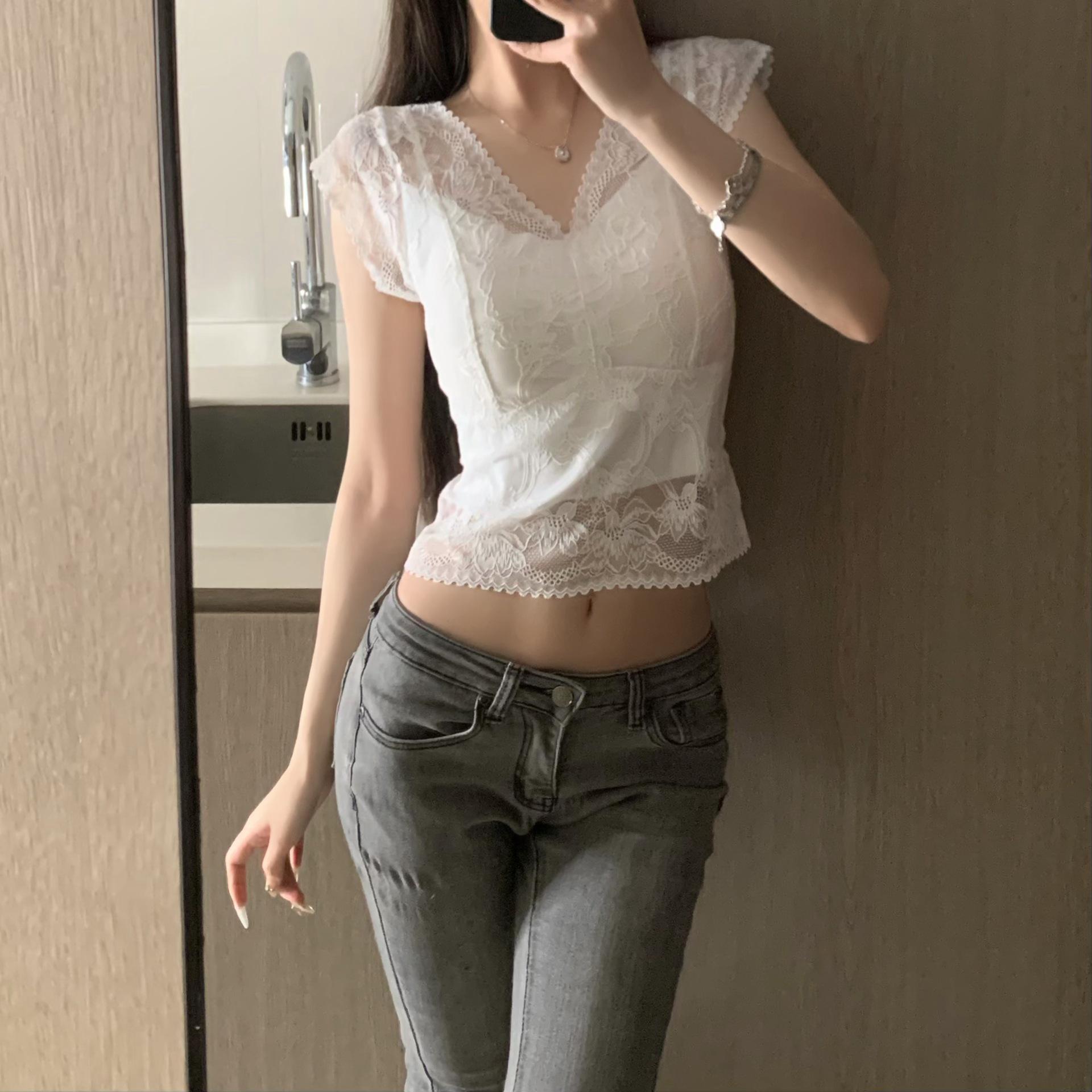

Lace Wide Shoulder Tank with Bra Pads, Cut-out Back, Slim-fit, Spring/Summer Women s Top L (55-70 kg)