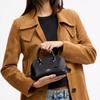 Coach Umhängetasche Lara 22 silberner Buchstabe Anhänger Rindsleder Schulter Crossbody Handtasche Mini Damen Schwarz