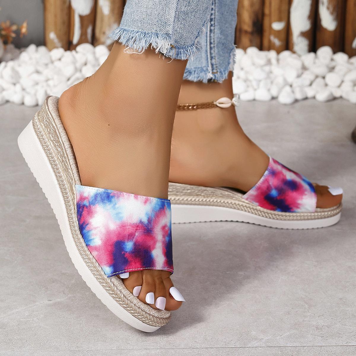 

Тапочки на танкетке, толстая подошва, модные, большого размера, пляжные тапочки, женские тапочки 43