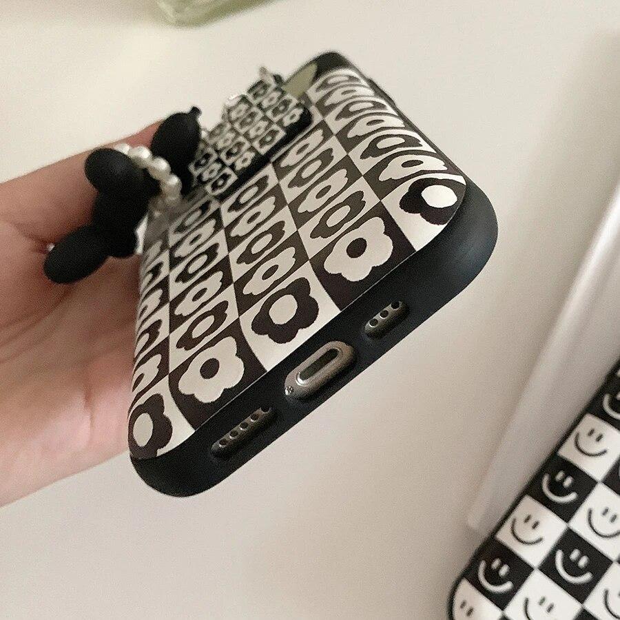 Black White Checkered Back Covers For iPhone 15 14 13 12 11 Pro Max Plus With Pendant Air Cushion Checkerboard Phone Cases New