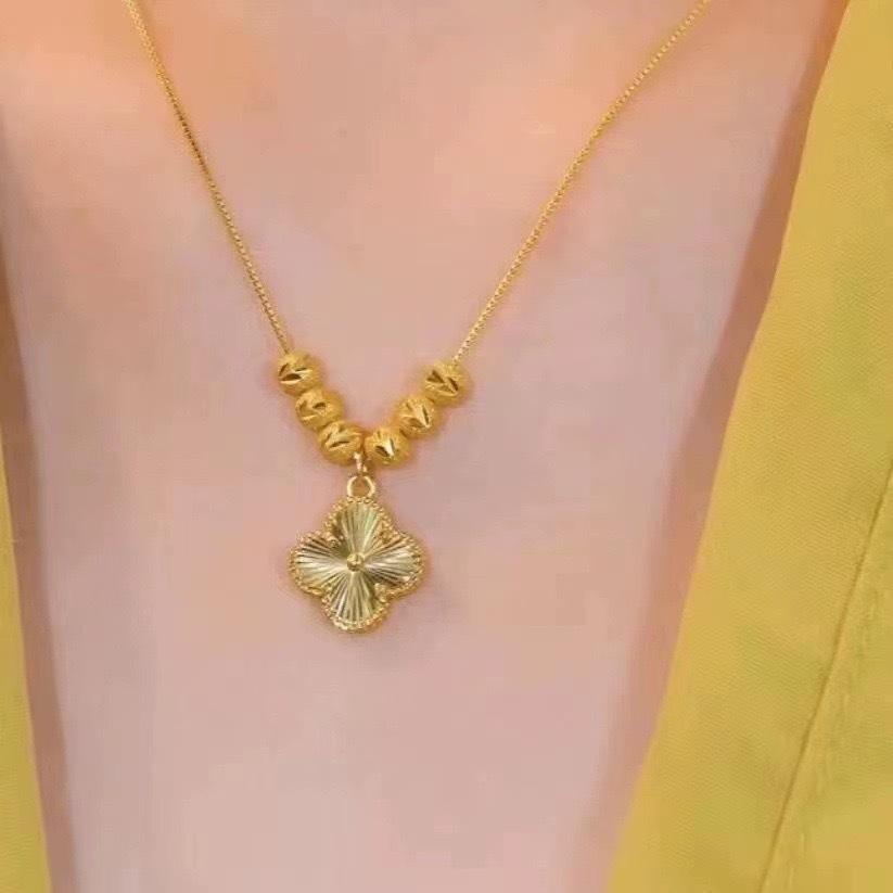 Four-Leaf Clover Necklace Liufu Bead Pendant Girls' Noble Temperament High-End Sense Classic Jewelry Collarbone Chain