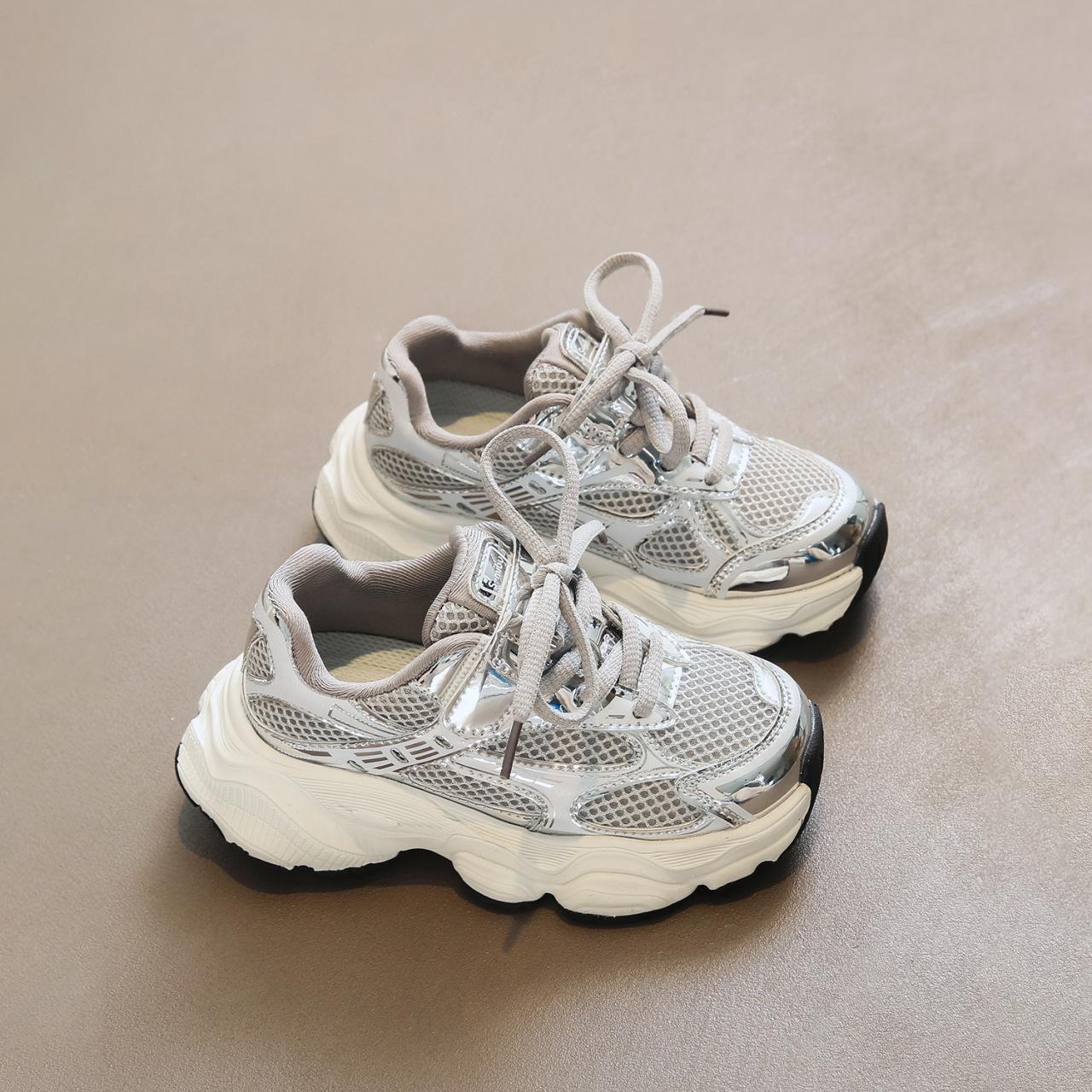 

Girls dad shoes 2025 autumn new ultra-light soft-soled rotating buckle boys sports shoes casual running shoes tide 26 yards inner length 15.8cm