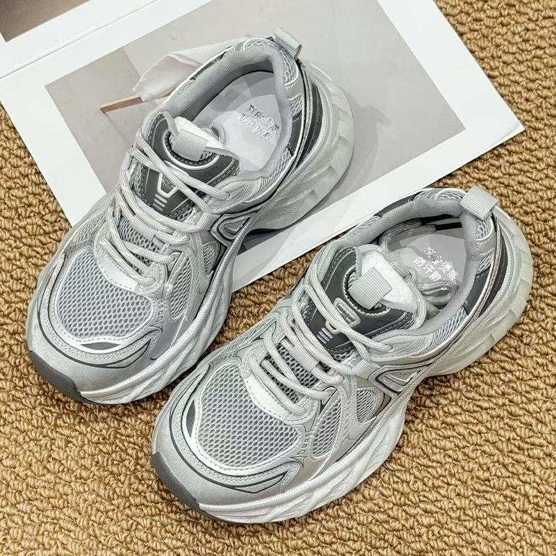 

Кроссовки папы для девочки 2025 лето новые маленькие кроссовки подошва из присоски сетка дышащие женские туфли универсальная обувь детская 35