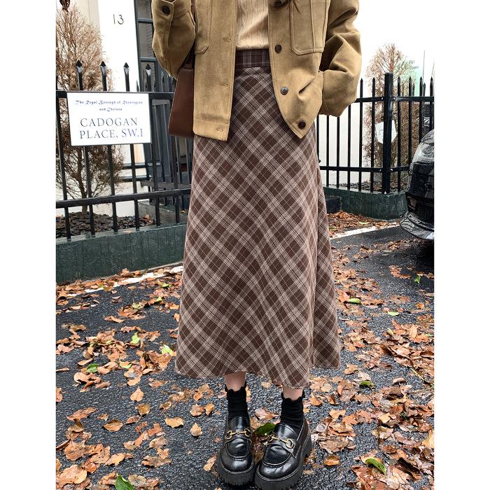 Середньодовга спідниця в клітинку з флісовою підкладкою - Зимова колекція 2025: Універсальна спідниця в стилі молочного чаю