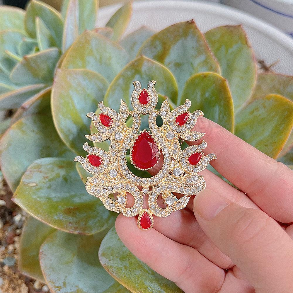 Retro Gold Color Women Flower Brooch White Crystal Ethnic Banquet Vintage Jewelry