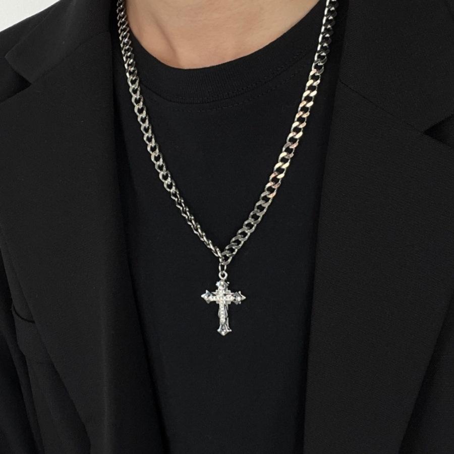 Colorless Cuban Necklace, Stainless Steel Cross Pendant, Men's and Women's High-end Sense, Niche Collarbone Sweater, Chain Jewelry.