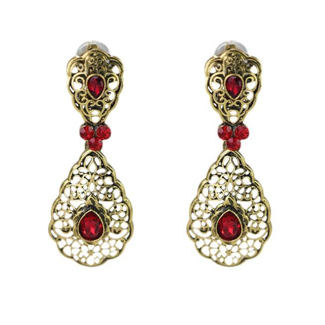 Vintage French Retro Hollow Water Drop Ear Clips: Classic Court-Style Earrings for Women