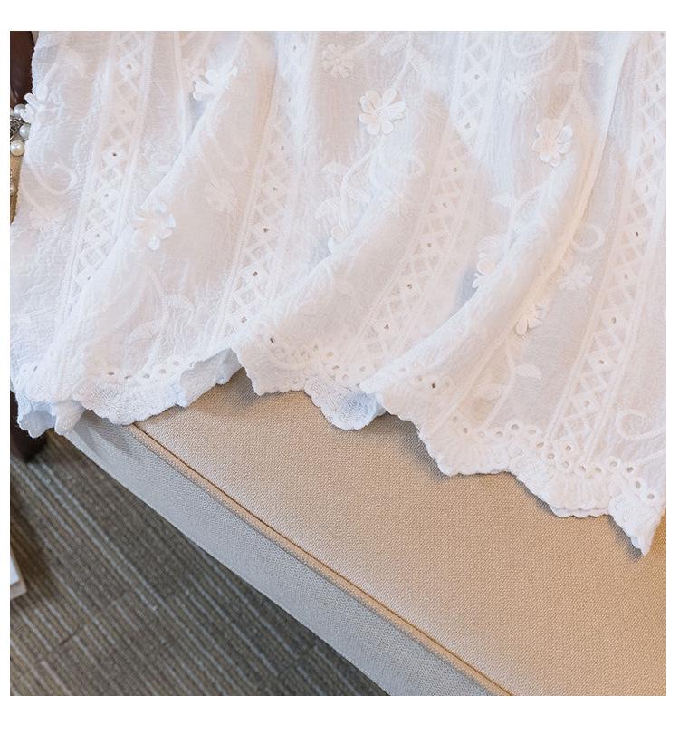 Plus Size Women's Korean Lace Embroidered Vest – Versatile Hollow Design
