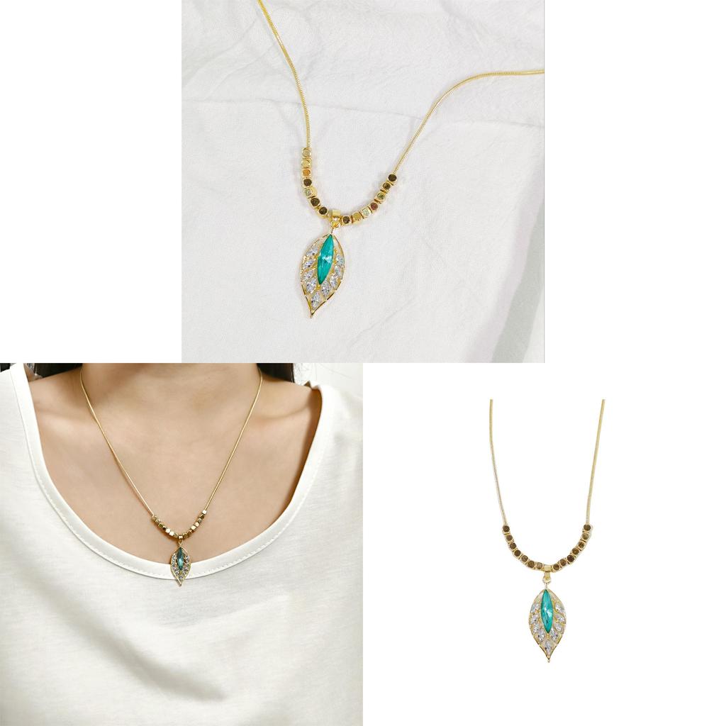 New Chinese Style Green Leaf Pendant Necklace For Women With Alloy Material And Elegant Design