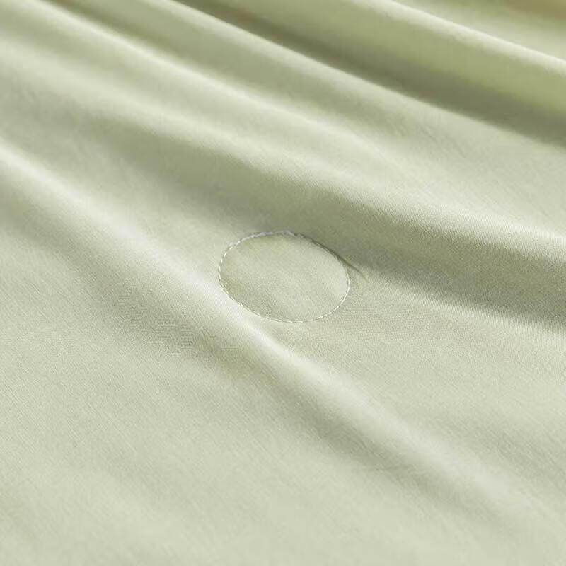 Hengyuanxiang Lightweight Silk Blend Quilt