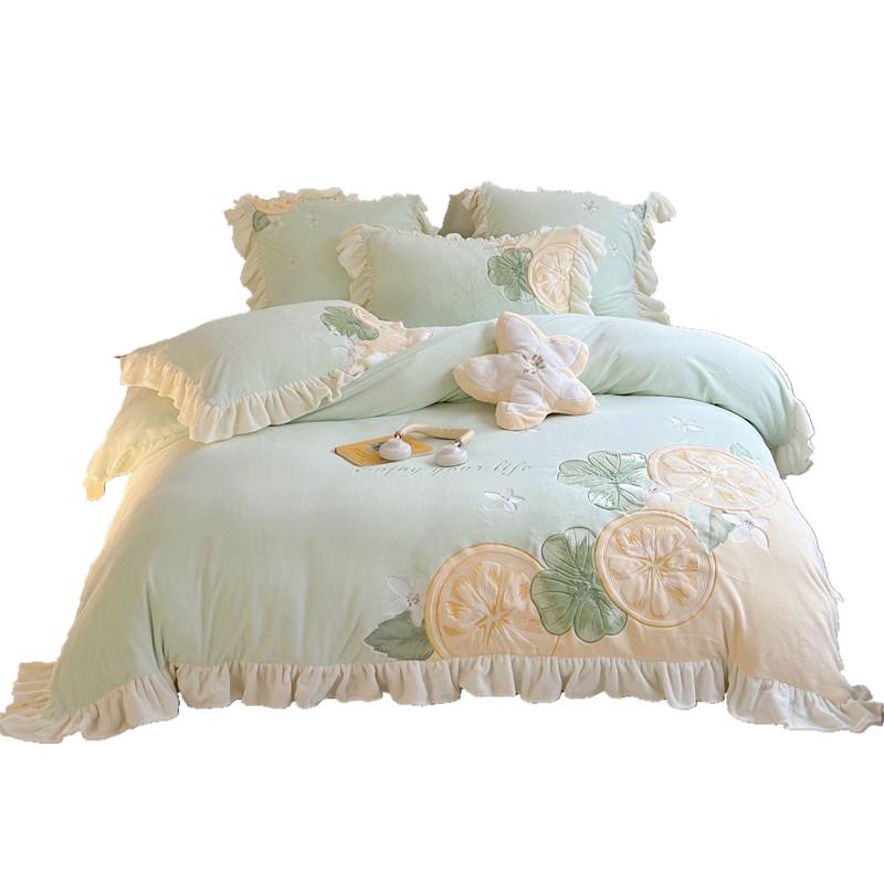 2025 Niedliches Zitronenmilch-Samt-Vierteiler Winter-Dicker Plüsch-Korallenfleece Bettbezug-Set