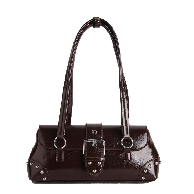 Highend underarm bag women's new trend fashion versatile rivet locomotive bag retro handbag