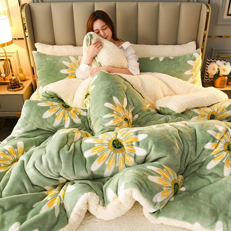 

Winter Bedding Thick Quilt Blanket Thickened Warm Flannel Fleece Comforter for Cold Nights Set Bed Duvets Quilts the Blankets 150X200CM-2.5KG зелений
