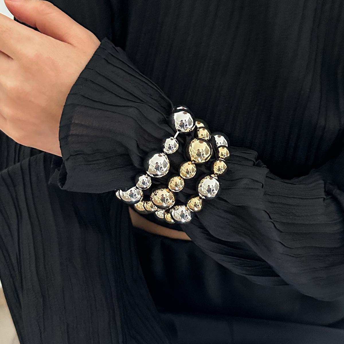 

Комплект браслетов с французским жемчугом Exaggerated: Европейские и американские универсальные украшения из бисера из 3 предметов