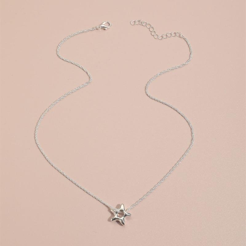 Charm Fashion Irregularly Shaped Hollow Pentagram Pendant Necklace for Women Simple Daily Wear Star Collar Chain Jewelry Gifts