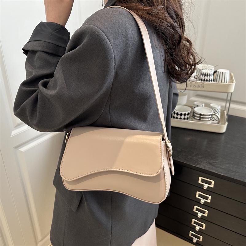 2025 New Flip Magnetic Buckle Foreign Casual Texture Design Simple Solid Color Crossbody Underarm Shoulder Small Square Women's Bag
