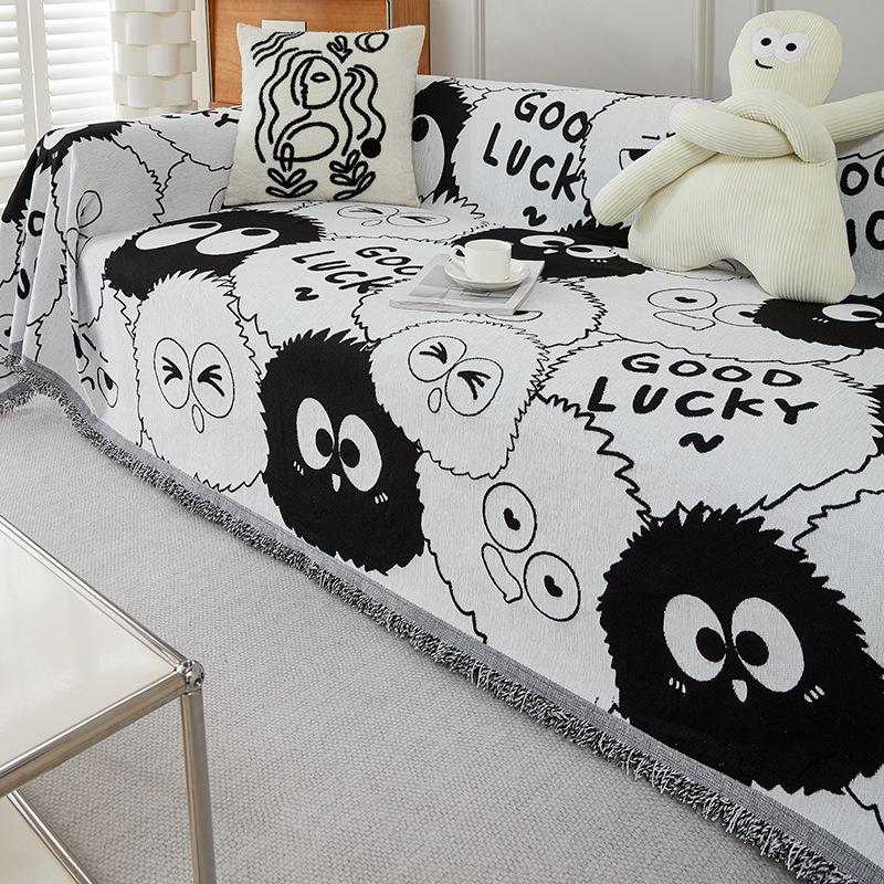 Cartoon Black and White Chenille Sofa Cover Cloth Sofa Blanket All-inclusive Dustproof Four Seasons Universal Cartoon Cute Sofa Cover Towel