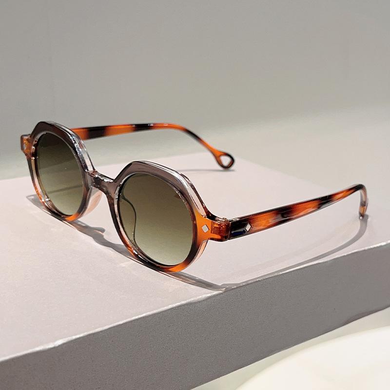 Rivet Polygon Vintage Sunglasses Women For Men Luxury Brand Designer Round Sun Glasses Punk Popular Hip Hop Eyeglasses Uv400