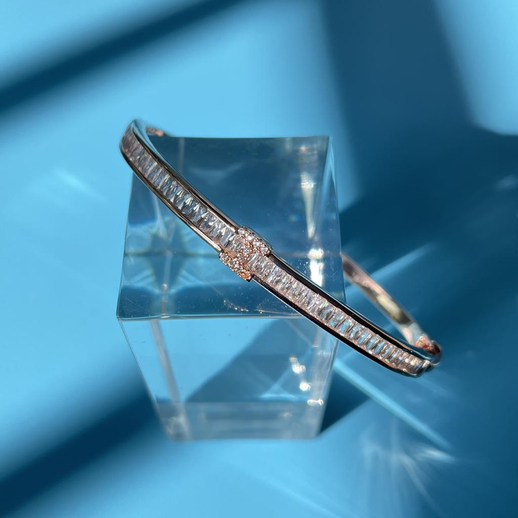 T Square Zirconium Baby's Breath H Light Luxury and High-end Little Girl's Hand Jewelry Hand Jewelry Women's Bracelet