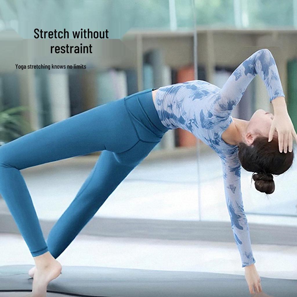 Stunning Long-Sleeve Chinese-Style Yoga and Pilates Suit for Women