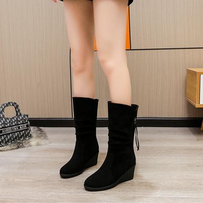 Europäische und amerikanische Design-Stiefel mit mittlerem Schlauch 2024 Frühling und Herbst Neue Stiefel mit runder Zehenpartie und schrägem Absatz und seitlichem Reißverschluss