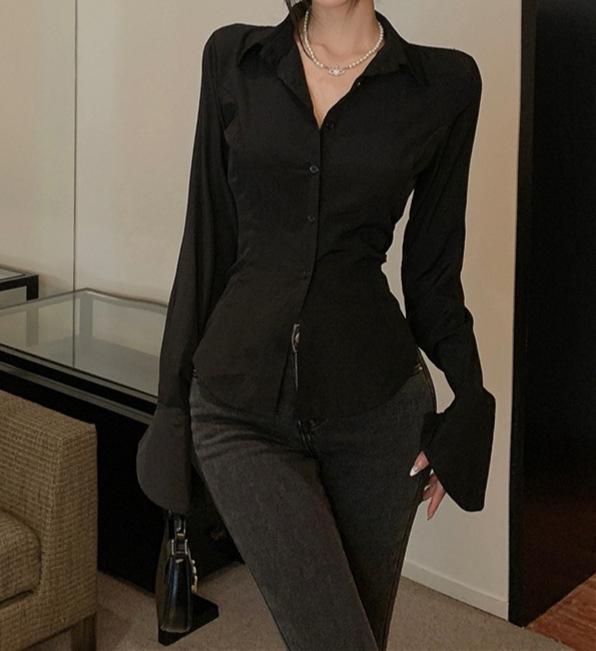 Damska bluzka z francuskimi dzwonkowymi rękawami i wiązaniem - Wyszczuplająca talię, cienki krój, idealna na wiosnę i jesień.