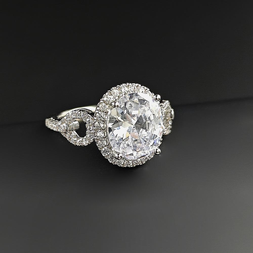 European & American Round Diamond Inlaid Ring