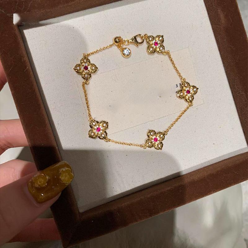 Zircon Four-leaf Clover Bracelet Light Luxury High-end Fashion Retro Bracelet Personality Temperament Jewelry