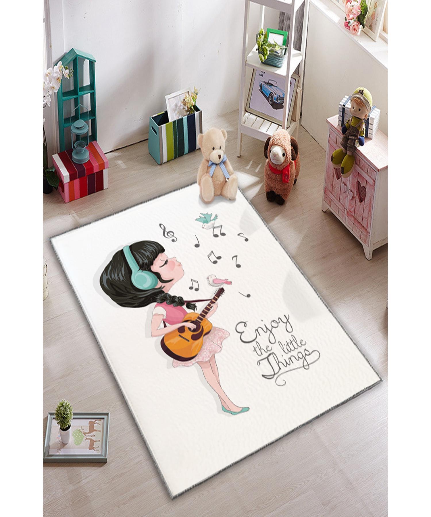 

Карнавальный ковер для комнаты девушки-гитариста