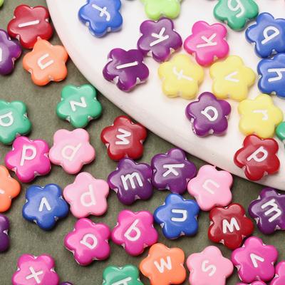 40 Stück 10,5 mm Anhänger Mix A-Z Alphabet Buchstabe Blumenform Lose Perlen DIY Armband Schmuckzubehör