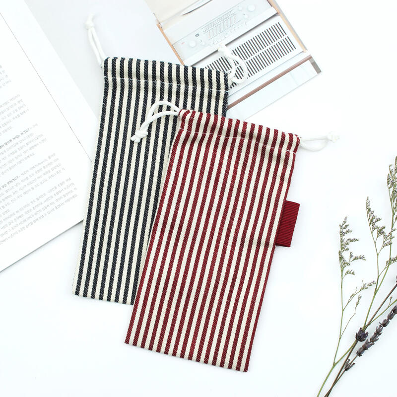 

Stripe Slim Pouch S Burgundy