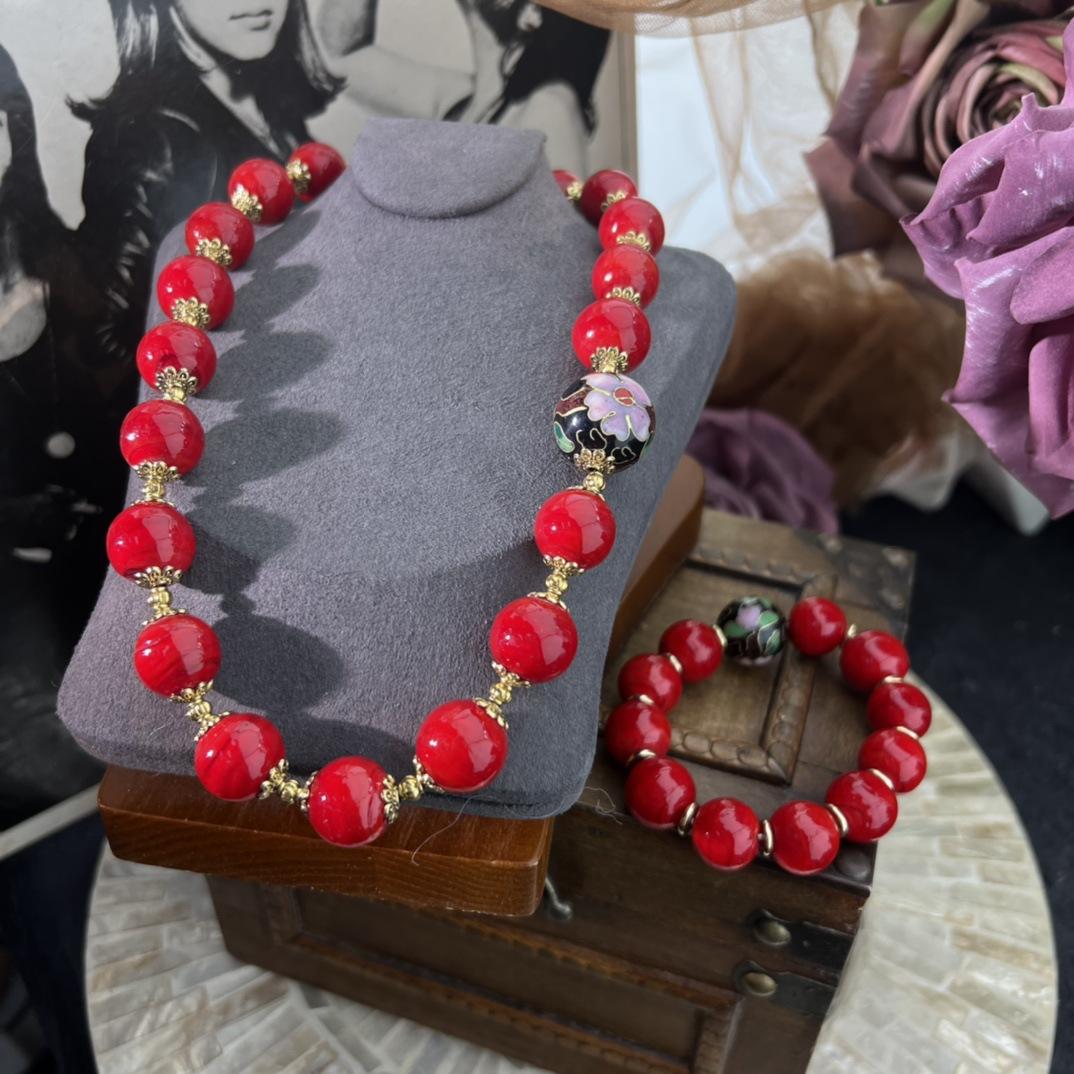 Minan medieval vintage New Year s Chinese red bracelet threaded Nanguo red old material glazed necklace bracelet