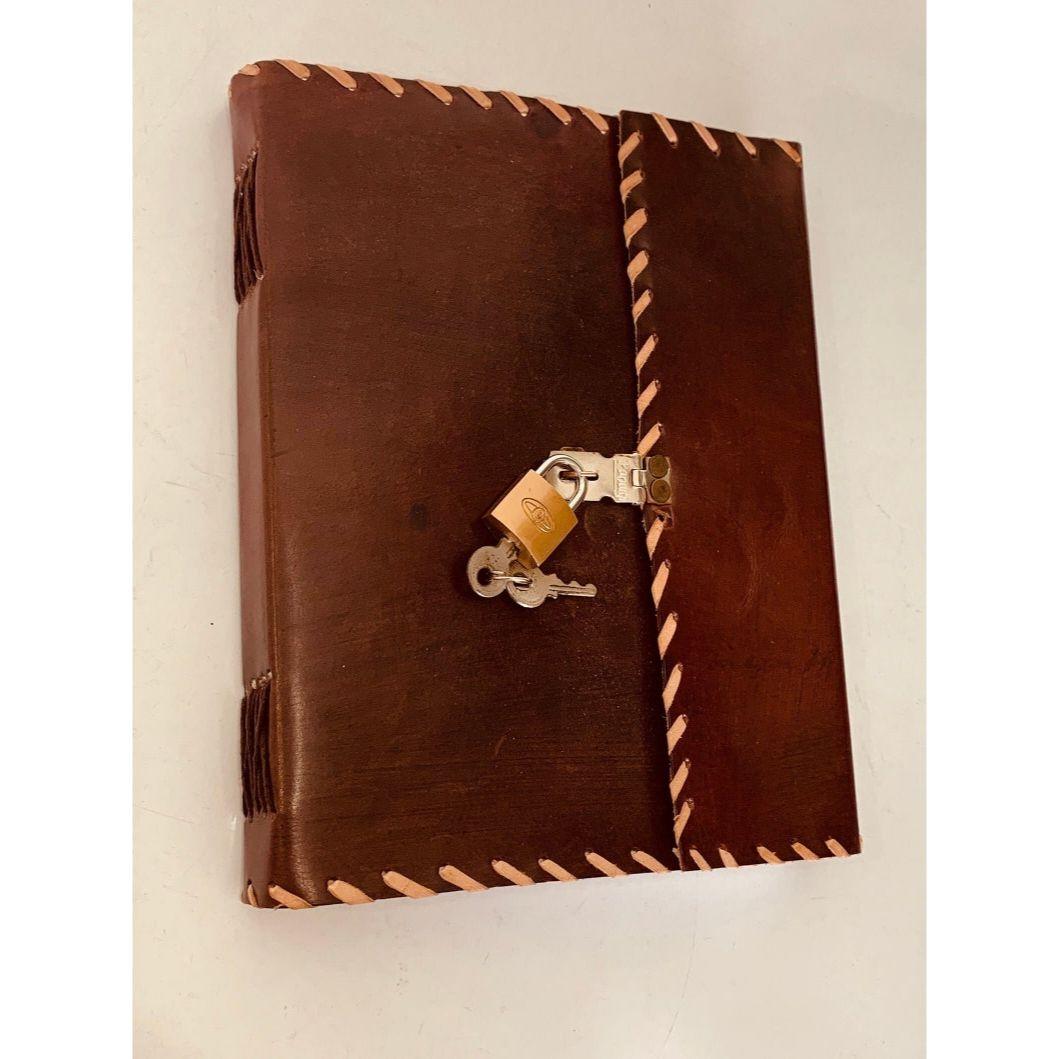 

Блокнот из кожи ручной работы, подарок для мужчин и женщин, пустой блокнот, дневник в винтажном стиле с замком и ключом, альбом для эскизов, кожаный блокнот, свадебный подарок 10 x 7 in коричневый