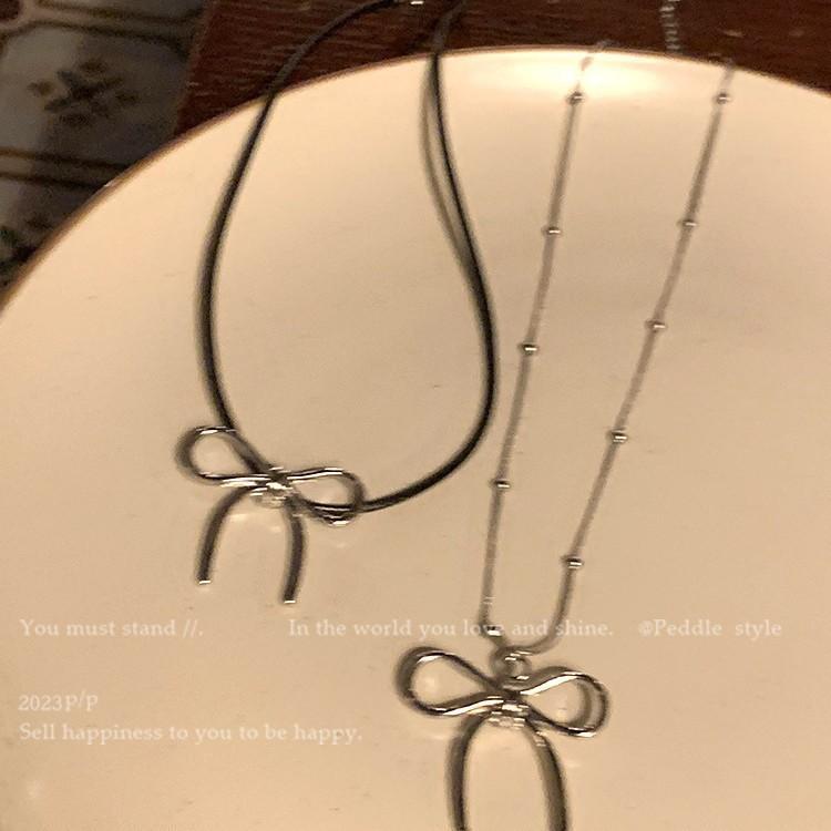 Travel~ Simple Bow Sweater Chain with Unique Personality, Niche Necklace, Women's Light Luxury High-end Collarbone Chain