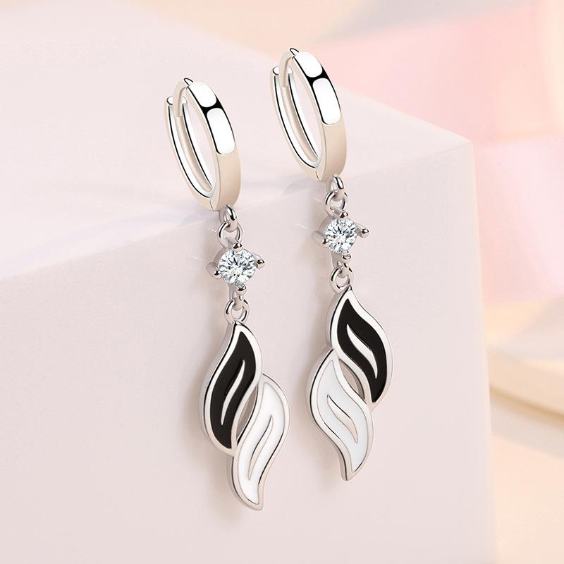 925 Sterling Silver Claws Stud Earrings with Crystal AAA CZ Stone Modern Design Fashion Versatile Accessories Women Jewelry
